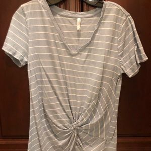 Short sleeve Z Supply twist front top